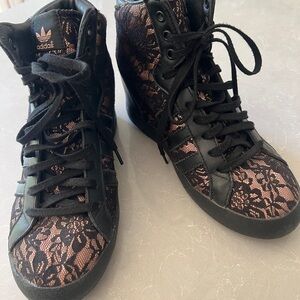 Adidas x Jeremy Scott wedge Women's Black and Pink Lace High-Tops